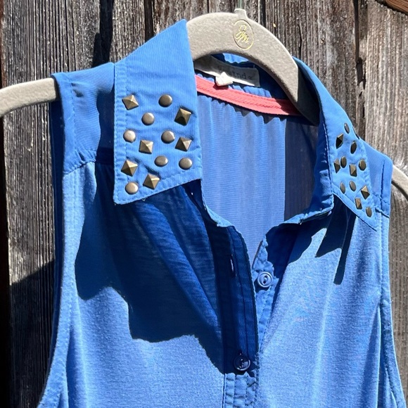 Rewind blue sheer sleeveless button up top small - Picture 7 of 16